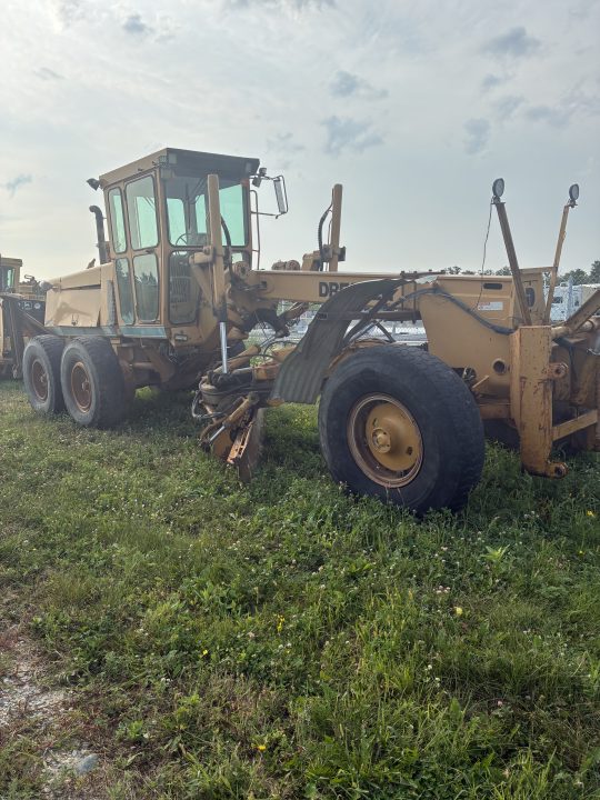 Used 1991 Other ROAD GRADER 850 Power Equipment