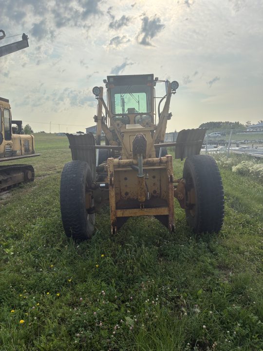 Used 1991 Other ROAD GRADER 850 Power Equipment