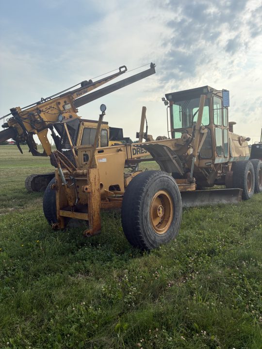 Used 1991 Other ROAD GRADER 850 Power Equipment
