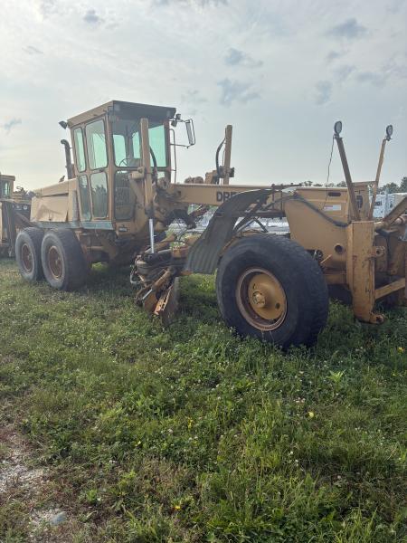 Used 1991 Other ROAD GRADER 850 Power Equipment