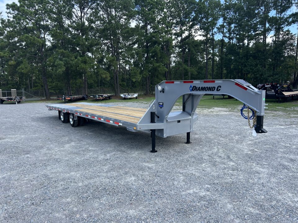 New 2027 Diamond C FMAX212 Hydraulic Dovetail, 35ft ( 23+12) 12K Axles, 17.5 Wheels PACESETTER, Hyd Disc Brakes