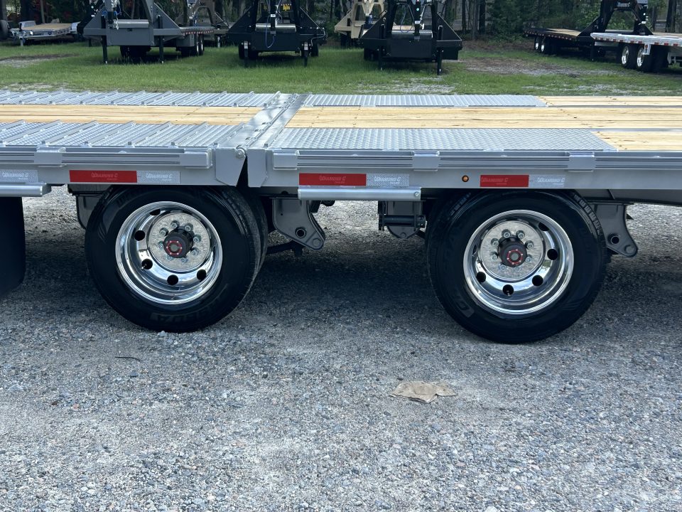 New 2027 Diamond C FMAX212 Hydraulic Dovetail, 35ft ( 23+12) 12K Axles, 17.5 Wheels PACESETTER, Hyd Disc Brakes