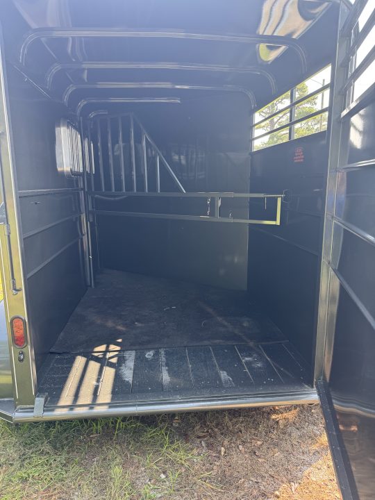New 2026 Calico Trailers CAL2HDD Horse Trailer