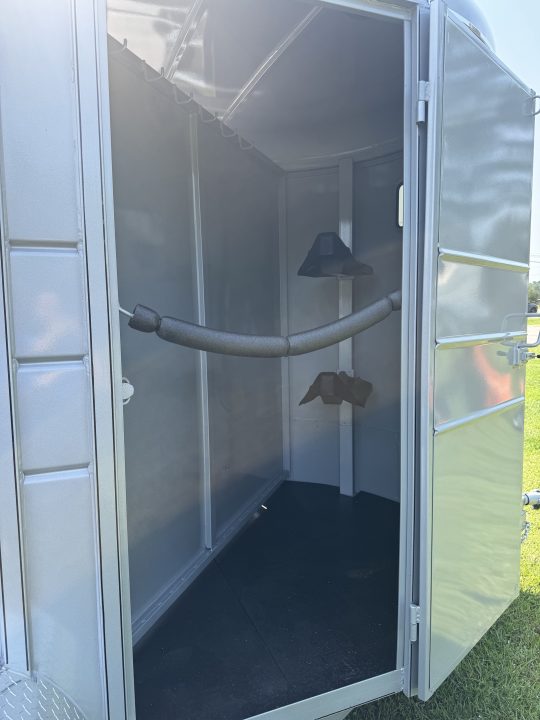 New 2026 Calico Trailers CAL2HSK Horse Trailer