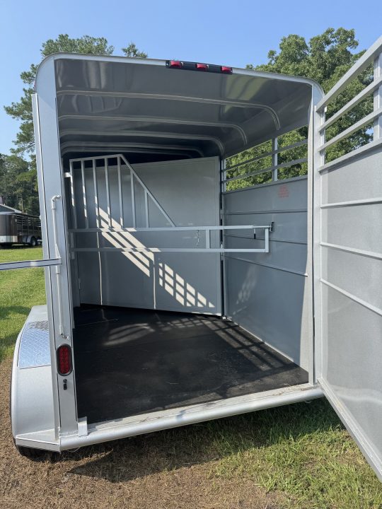 New 2026 Calico Trailers CAL2HSK Horse Trailer