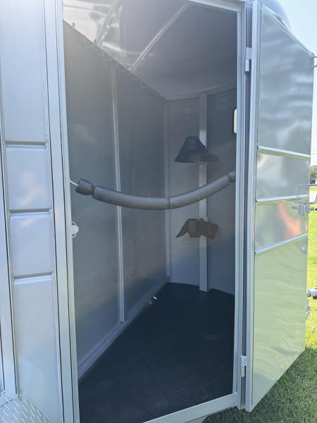 New 2026 Calico Trailers CAL2HSK Horse Trailer