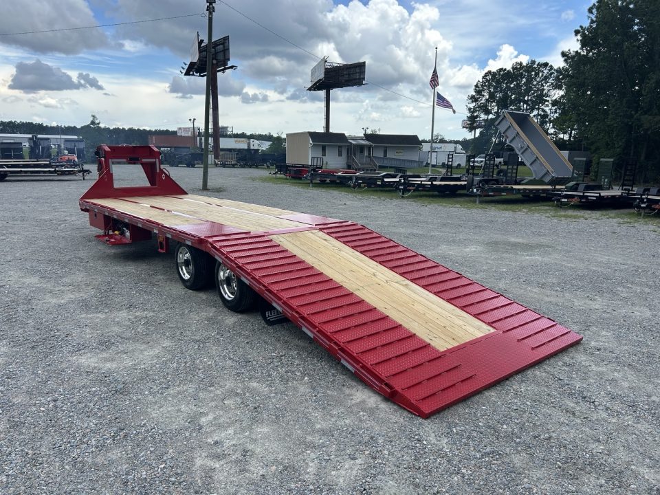 New 2027 Diamond C FMAX212 Hydraulic Dovetail, 32ft ( 20+12) 12K Axles, 17.5 Wheels PACESETTER, Hyd Disc Brakes