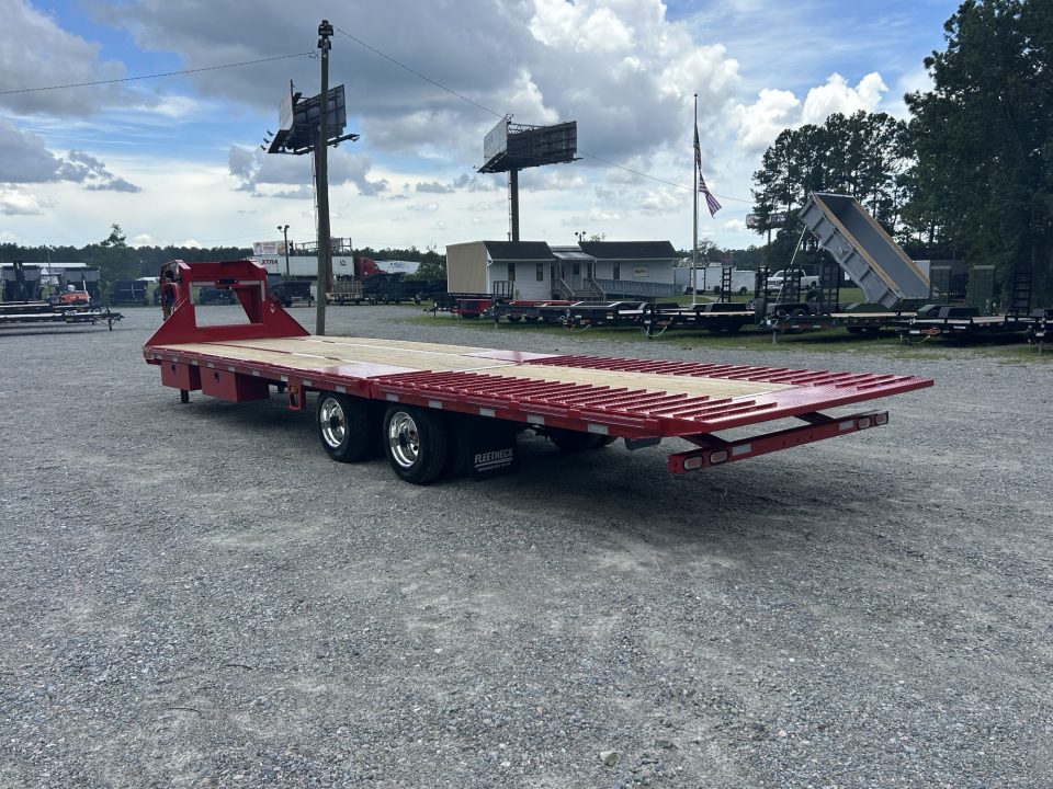 New 2027 Diamond C FMAX212 Hydraulic Dovetail, 32ft ( 20+12) 12K Axles, 17.5 Wheels PACESETTER, Hyd Disc Brakes