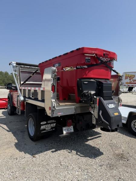 New 2026 BOSS 1.5 cu yd (VBX6000+) Salt Spreader w/ Auger