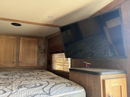 Used 2021 Kiefer Manufacturing 4H 9'LQ Horse Trailer