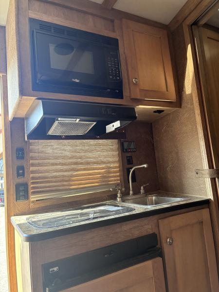 Used 2021 Kiefer Manufacturing 4H 9'LQ Horse Trailer