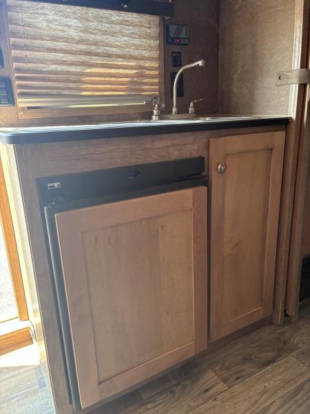 Used 2021 Kiefer Manufacturing 4H 9'LQ Horse Trailer