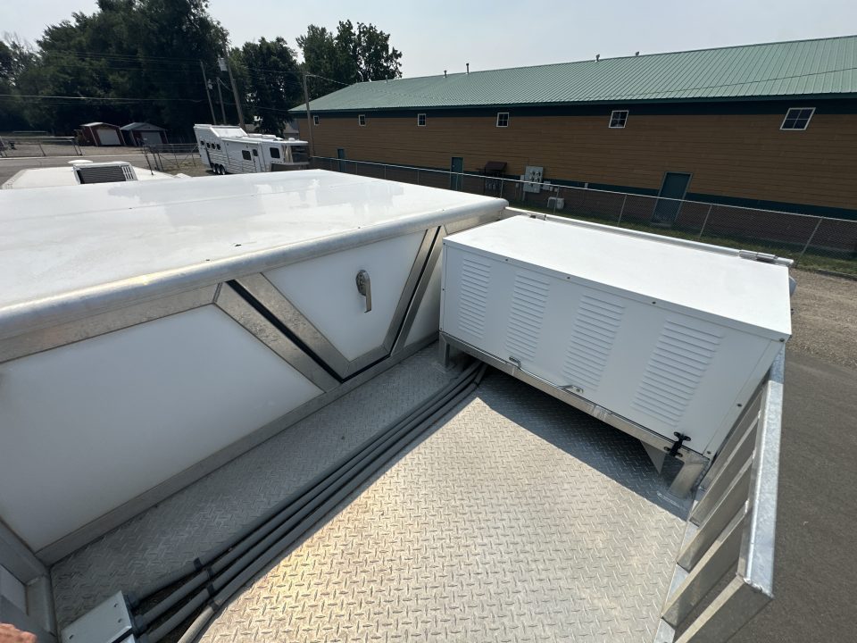 Used 2017 Cimarron 4 Horse with 12'8" Living Quarter