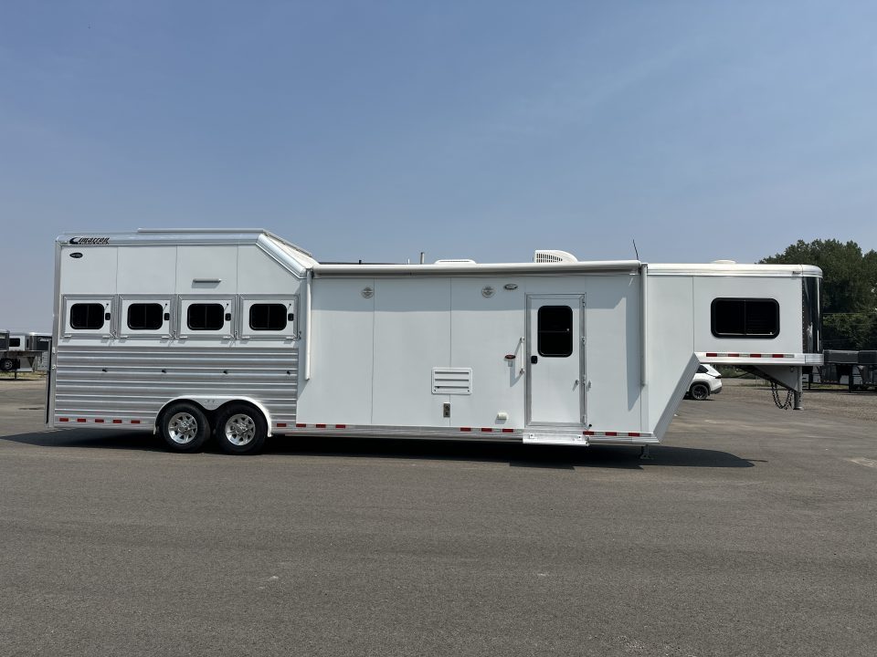 Used 2017 Cimarron 4 Horse with 12'8" Living Quarter