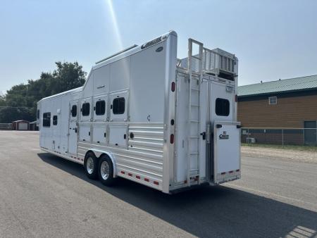 Used 2017 Cimarron 4 Horse with 12'8" Living Quarter