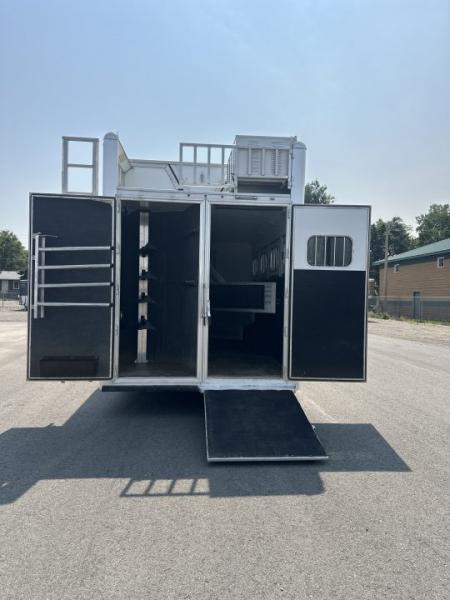 Used 2017 Cimarron 4 Horse with 12'8" Living Quarter