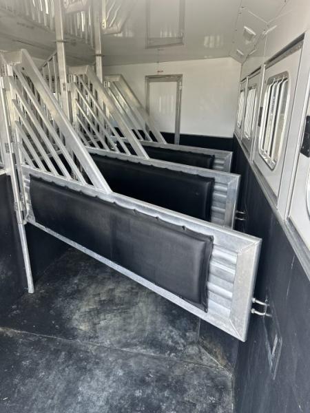 Used 2017 Cimarron 4 Horse with 12'8" Living Quarter