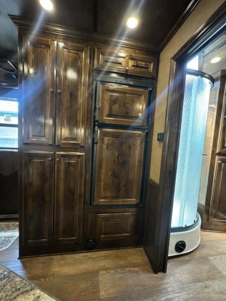 Used 2017 Cimarron 4 Horse with 12'8" Living Quarter