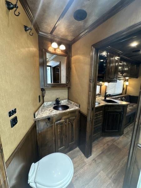 Used 2017 Cimarron 4 Horse with 12'8" Living Quarter