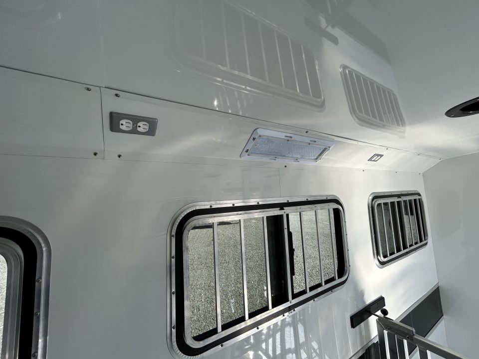 New 2027 Cimarron Showstar 478
