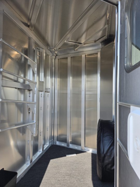 New 2026 Featherlite Trailers 9400-7204 Horse Trailer