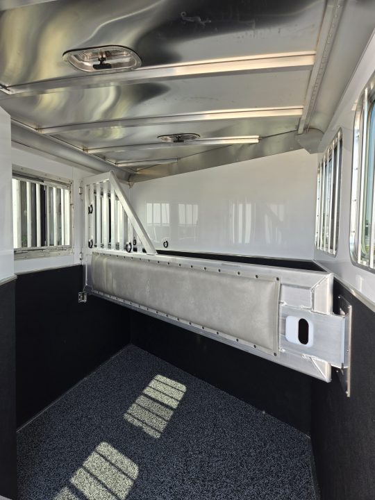 New 2026 Featherlite Trailers 9400-7204 Horse Trailer