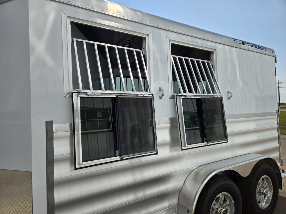 New 2026 Featherlite Trailers 9400-7204 Horse Trailer