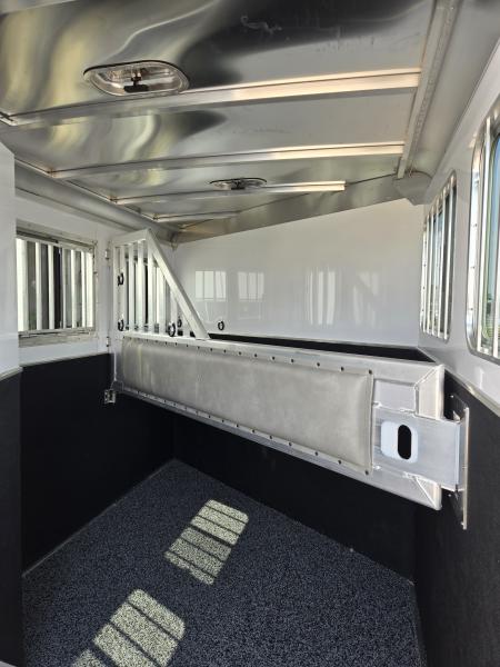 New 2026 Featherlite Trailers 9400-7204 Horse Trailer