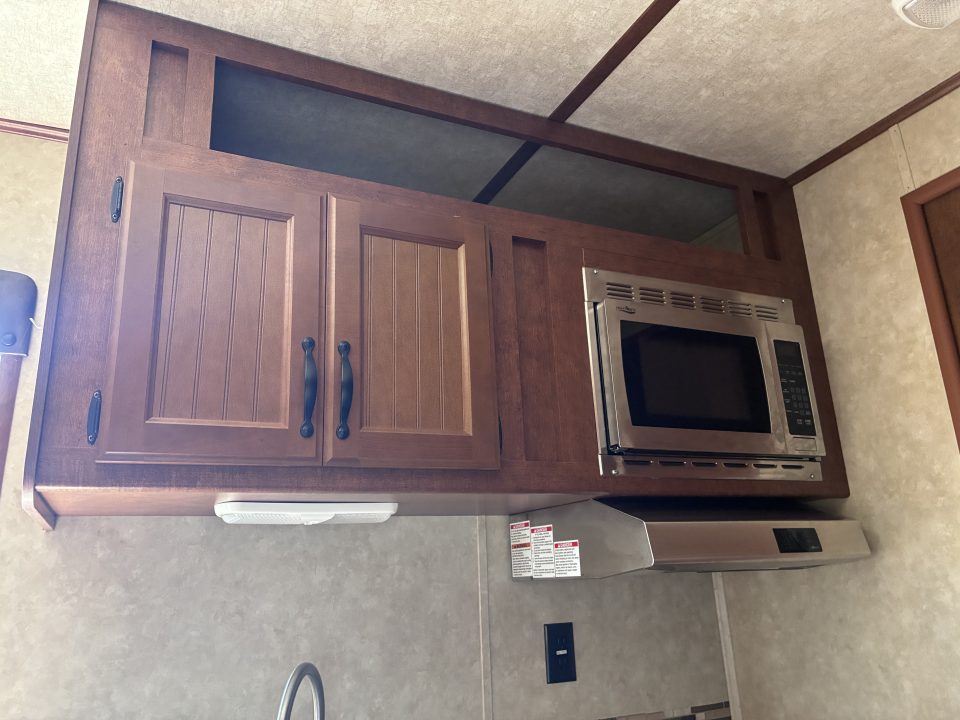 Used 2016 Bison Trailers 3H 11' LQ Horse Trailer