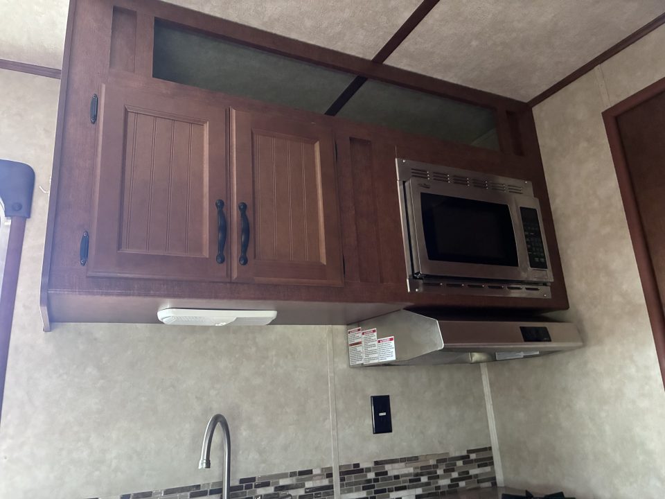 Used 2016 Bison Trailers 3H 11' LQ Horse Trailer