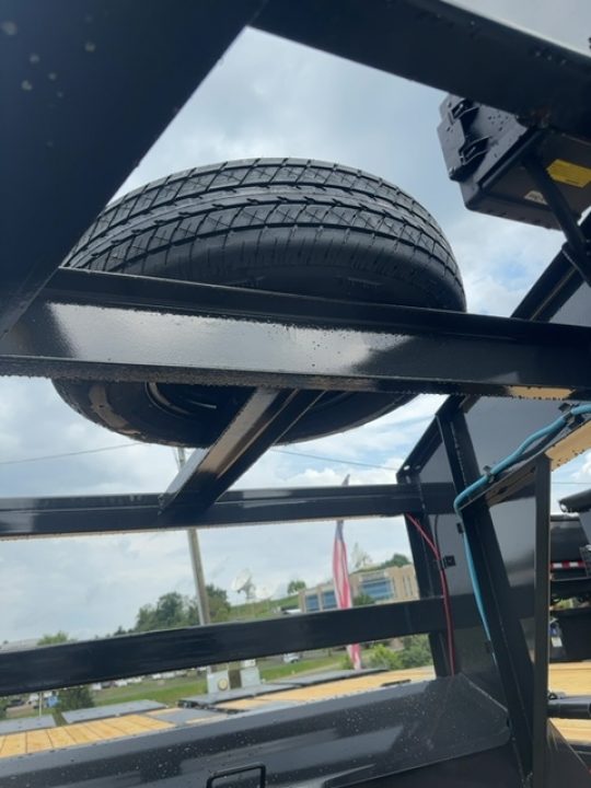 New 2027 Big Tex Trailers 20+5 14GN Deckover Trailer