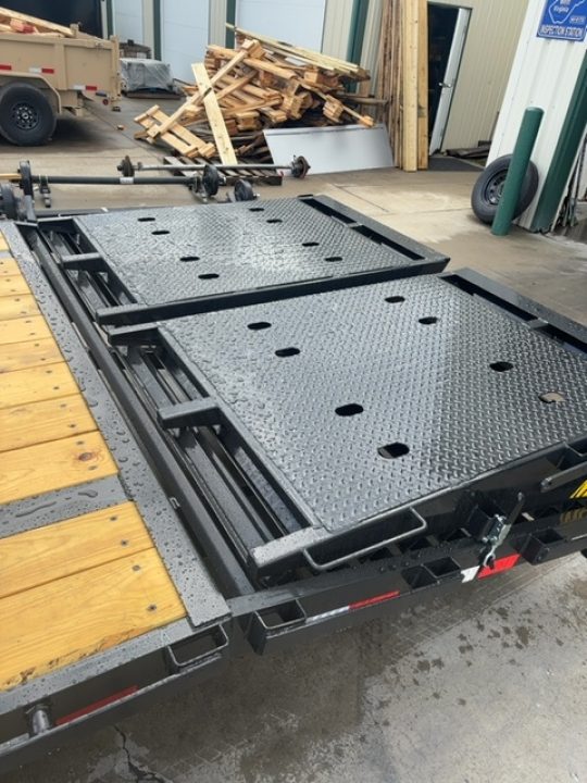 New 2027 Big Tex Trailers 25+5 14GN Deckover Trailer