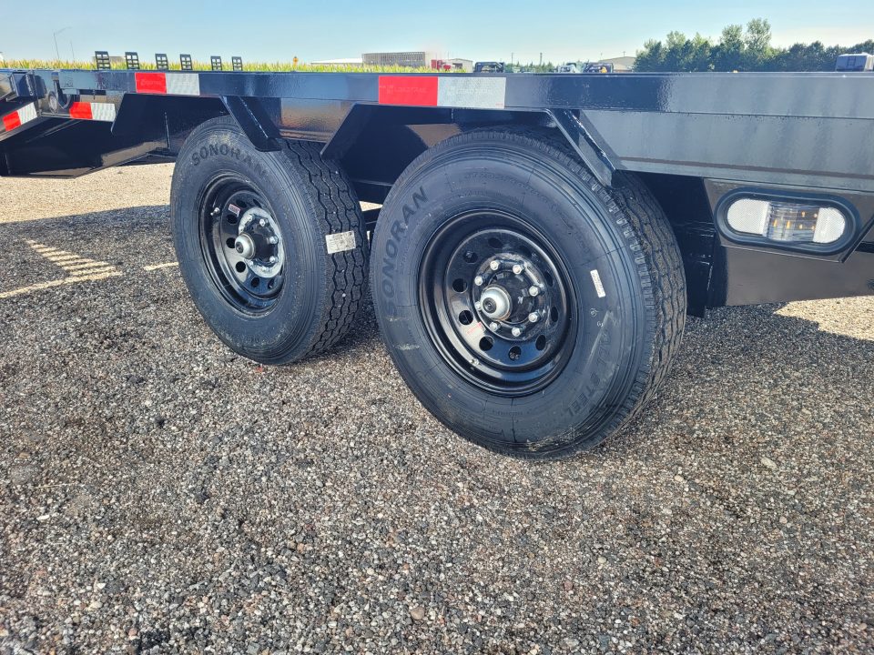 New 2027 Load Trail 102"x30' Gooseneck Deckover Trailer