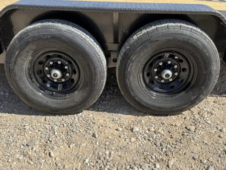 New 2027 MAXX-D C6B8320-7977 Equipment Trailer