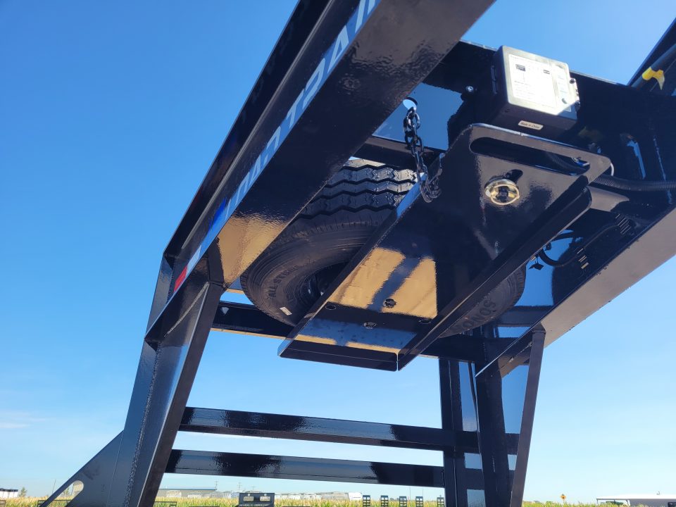 New 2027 Load Trail 102"x32' Gooseneck Deckover Trailer