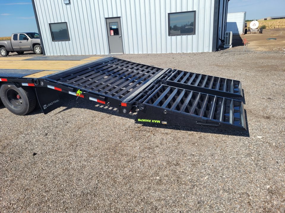 New 2027 Load Trail 102"x32' Gooseneck Deckover Trailer