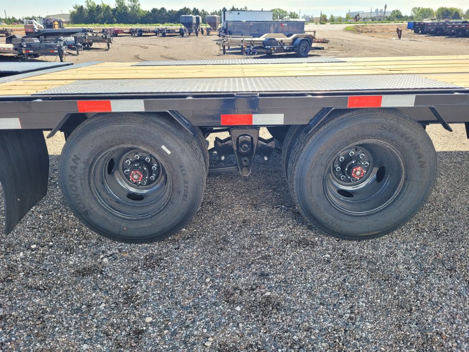 New 2027 Load Trail 102"x32' Gooseneck Deckover Trailer