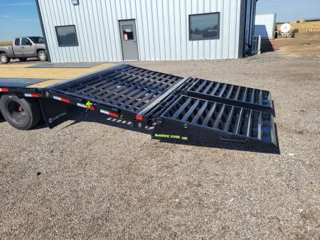 New 2027 Load Trail 102"x32' Gooseneck Deckover Trailer
