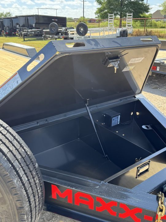 New 2027 MAXX-D EHX8322-7992 Equipment Trailer