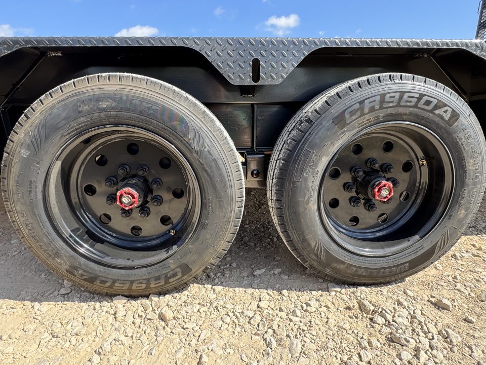 New 2027 MAXX-D EHX8322-7992 Equipment Trailer