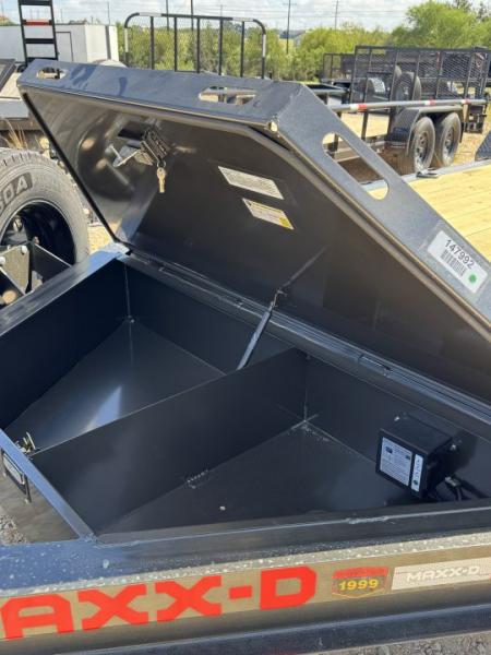 New 2027 MAXX-D EHX8322-7992 Equipment Trailer