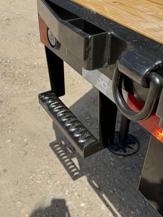 New 2027 MAXX-D YDB10234-7783 Deckover Trailer