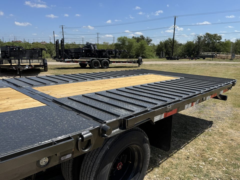 New 2027 MAXX-D YDB10234-7783 Deckover Trailer