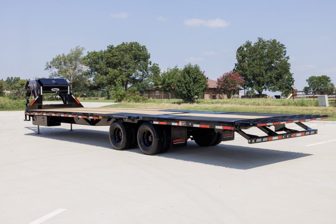 New 2026 MAXX-D YDB10234-010515 Deckover Trailer