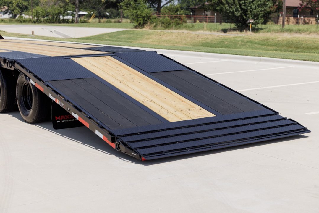 New 2026 MAXX-D YDB10234-010515 Deckover Trailer
