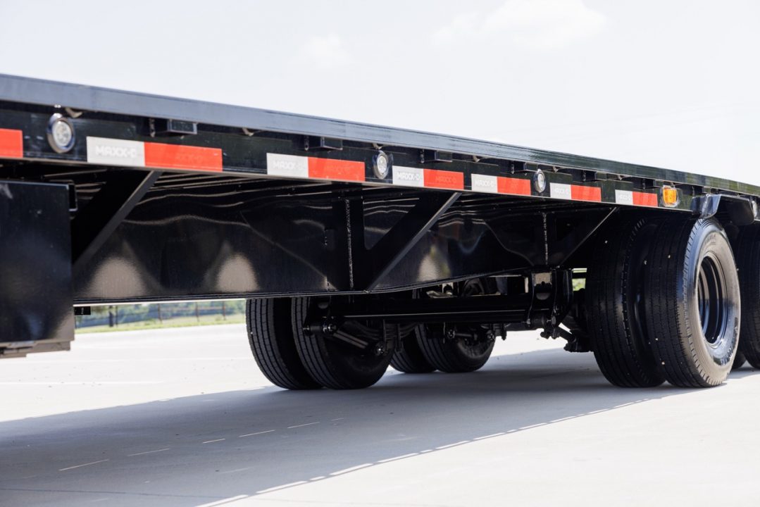 New 2026 MAXX-D YDB10234-010515 Deckover Trailer