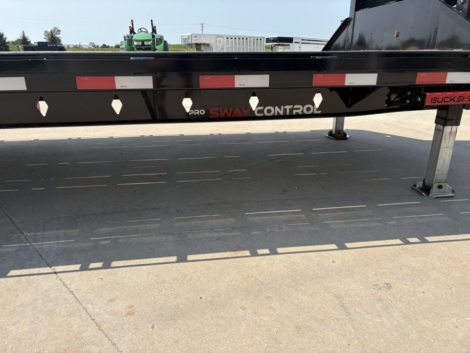 New 2027 Buckshot MFG Bolt HD 36 Hydraulic Dove tail 36ft 12k axles Deckover Trailer