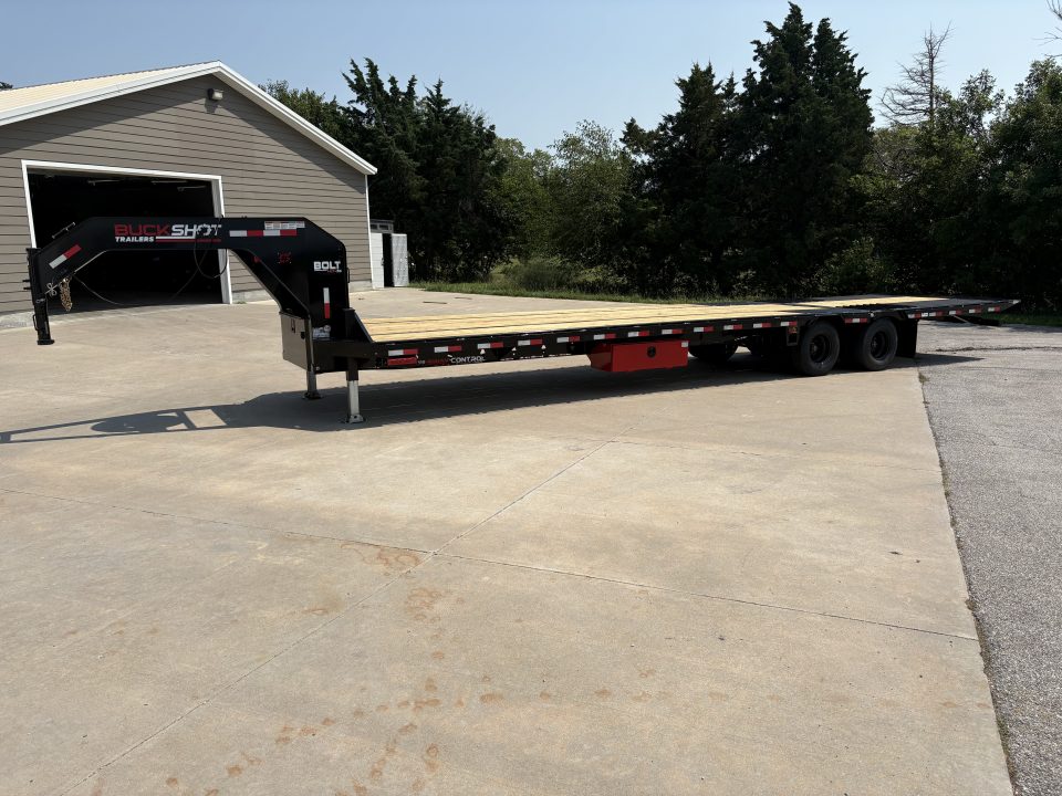 New 2027 Buckshot MFG Bolt HD 36 Hydraulic Dove tail 36ft 12k axles Deckover Trailer