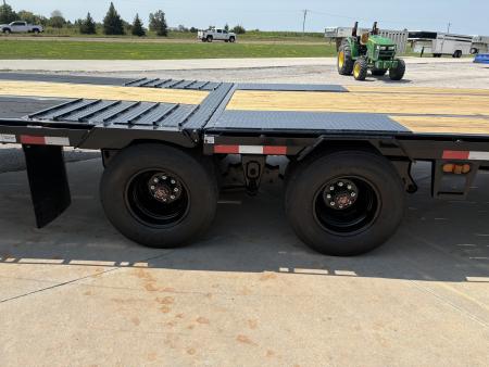 New 2027 Buckshot MFG Bolt HD 36 Hydraulic Dove tail 36ft 12k axles Deckover Trailer