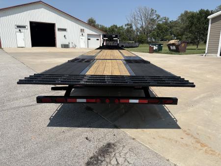 New 2027 Buckshot MFG Bolt HD 36 Hydraulic Dove tail 36ft 12k axles Deckover Trailer